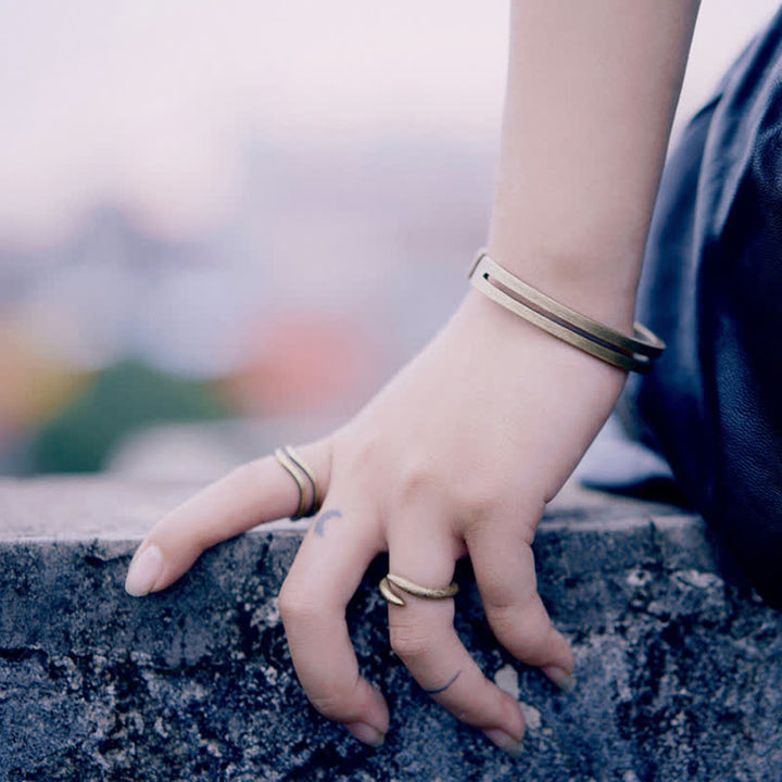 Pulsera vikinga de la suerte de cobre rústico con Buddha Stones