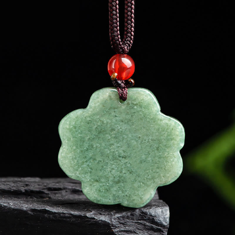 Colgante de collar de prosperidad de jade con trébol de cuatro hojas de la suerte natural con Buddha Stones