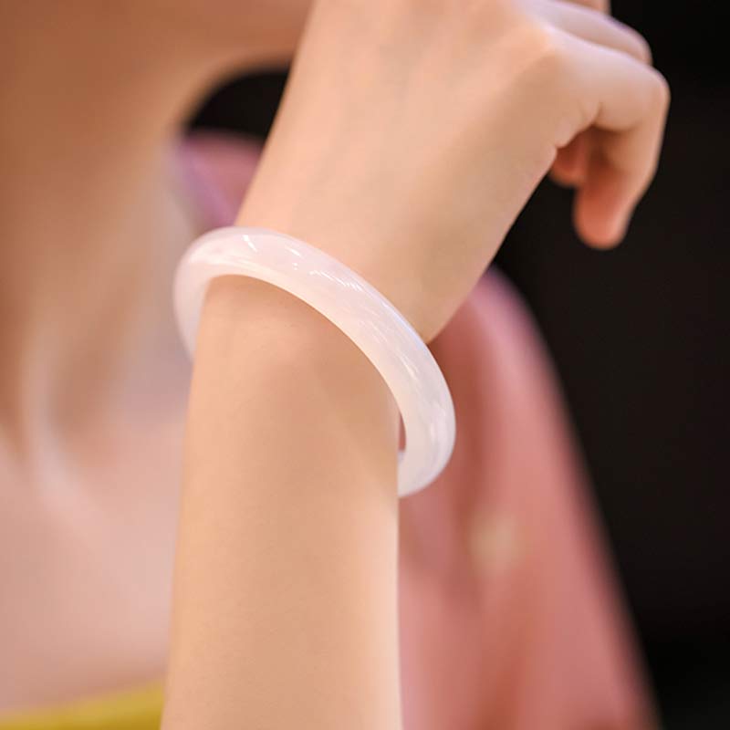 Brazalete de pulsera positiva de armonía de calcedonia natural con Buddha Stones