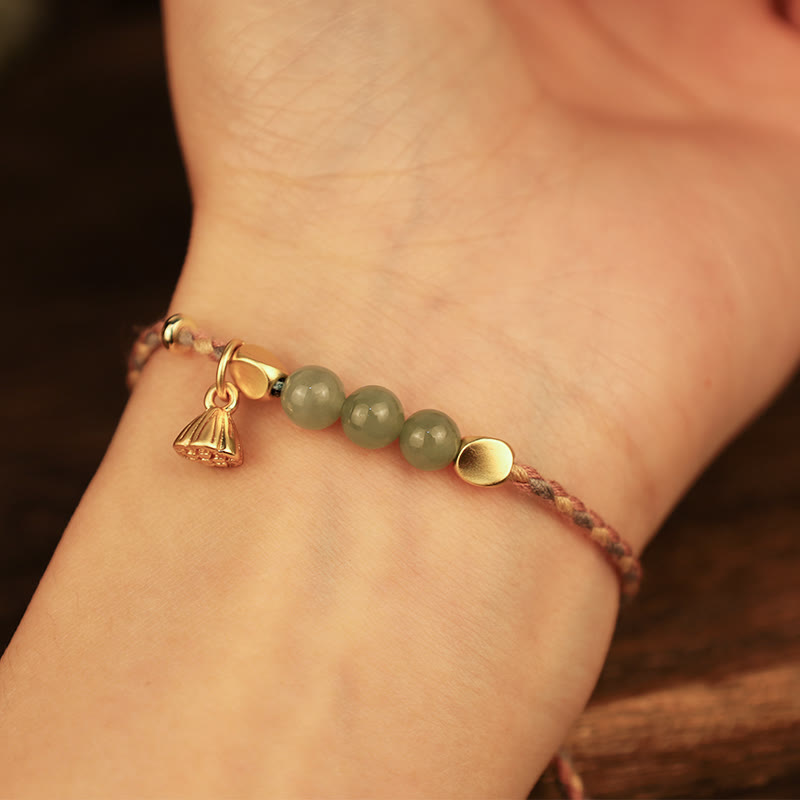 Pulsera trenzada de la suerte con dije de loto de jade hetiano hecho a mano con Buddha Stones