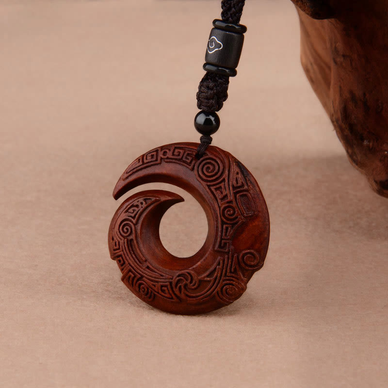 Buddha Stones, hoja pequeña, sándalo rojo, madera de ébano, la suerte mejora el diseño, colgante de collar de protección