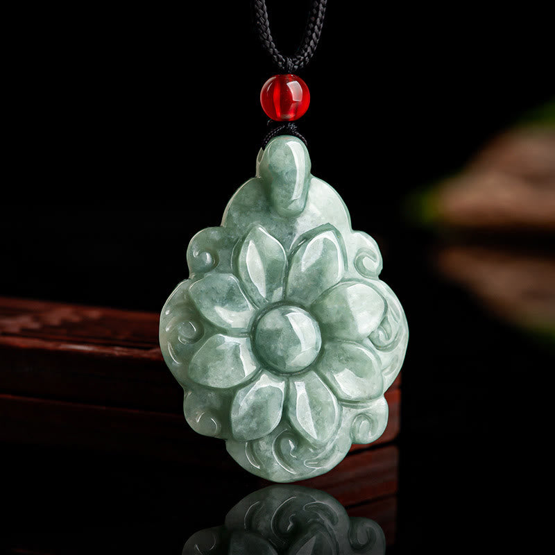 Colgante de collar de la suerte con diseño de flores de Kalanchoe blossfeldiana de Jade Natural con Buddha Stones