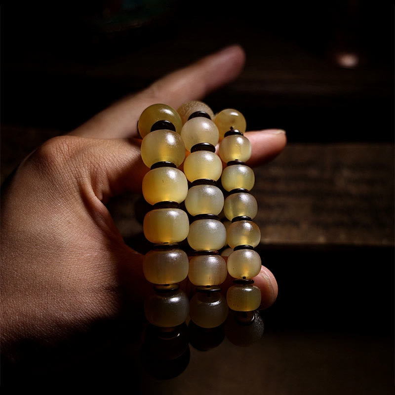 Pulsera auspiciosa hecha a mano con Buddha Stones , cuerno de oveja tibetano, Om Mani Padme Hum