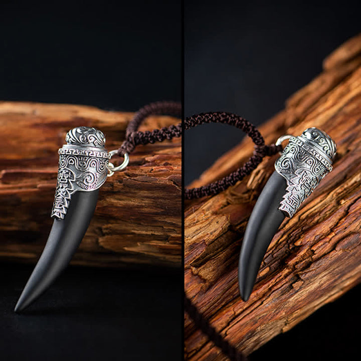 Colgante de plata de ley 925 con diseño de diente de lobo de obsidiana negra