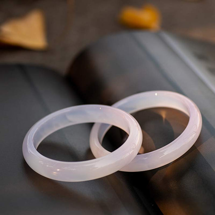 Brazalete de pulsera positiva de armonía de calcedonia natural con Buddha Stones