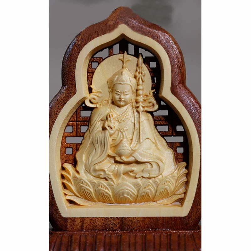 Estatua decorativa de madera grabada de Guru Rinpoche Buddha Padmasambhavan Serenity