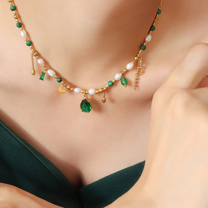 Colgante de collar calmado turquesa con cuentas de perlas y circonitas