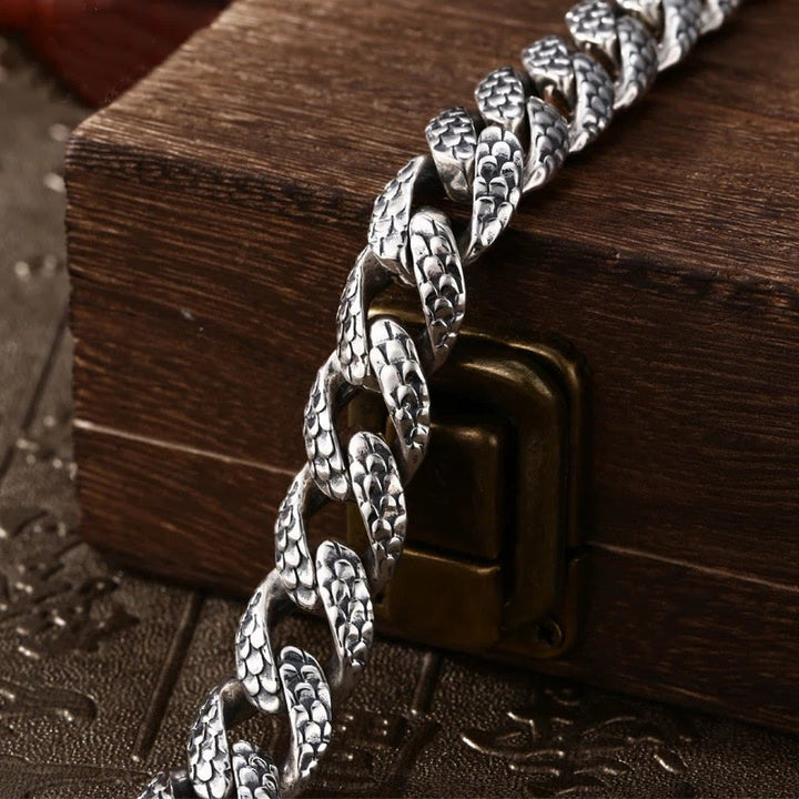 Pulsera de protección grabada con patrón de escala de dragón retro de Buddha Stones