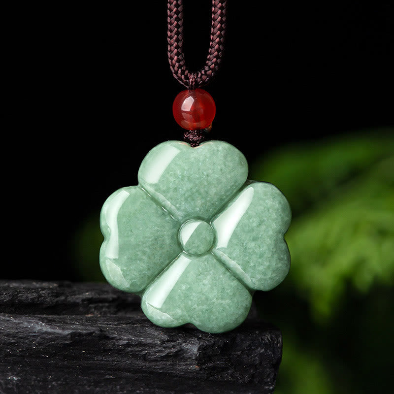 Colgante de collar de prosperidad de jade con trébol de cuatro hojas de la suerte natural con Buddha Stones