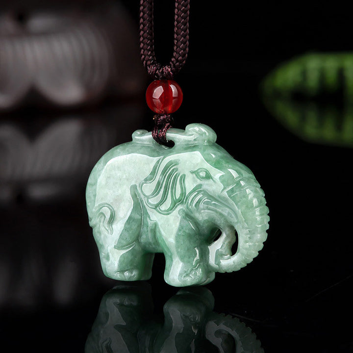 Colgante de cadena con collar de fuerza de la suerte de jade de elefante