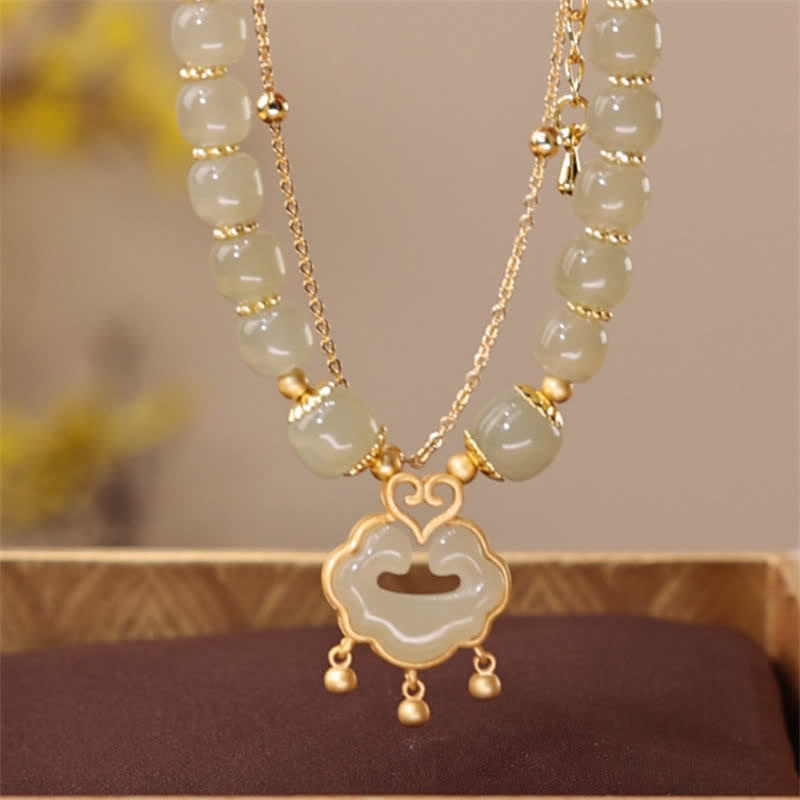 Pulsera de cadena de campana con cierre de deseo de jade natural hetiano chapado en oro de 14 quilates