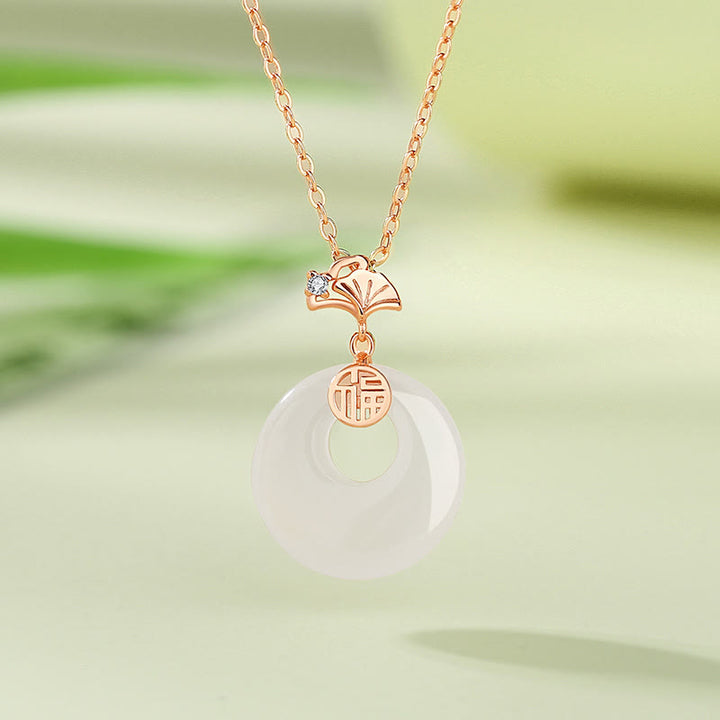 Buddha Stones Plata de ley 925 Hoja de Ginkgo Mariposa Calcedonia Rosa Hetian Jade Hebilla de la Paz Fu Carácter Armonía Collar Colgante