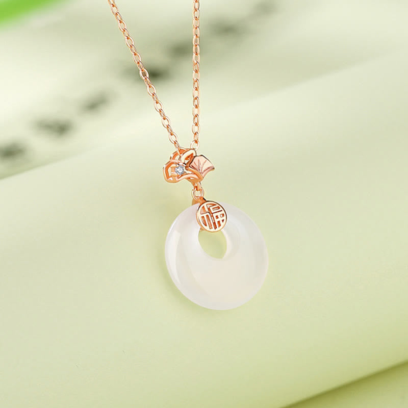 Buddha Stones Plata de ley 925 Hoja de Ginkgo Mariposa Calcedonia Rosa Hetian Jade Hebilla de la Paz Fu Carácter Armonía Collar Colgante