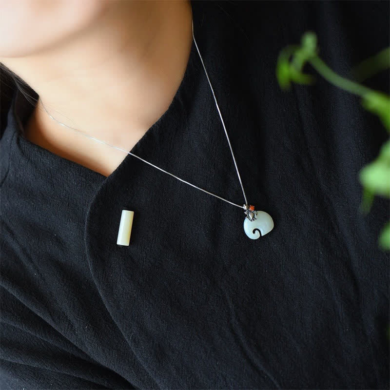 Colgante de collar de protección de loto de elefante de jade blanco - image 3