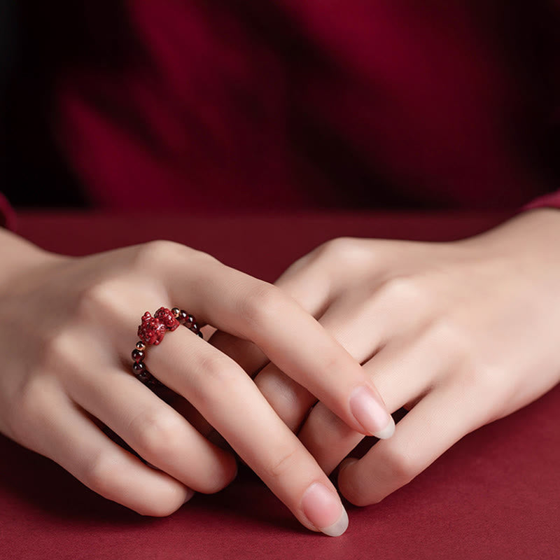 Anillo de protección de rosa con Buddha Stones , granate, cinabrio, PiXiu Om Mani Padme Hum