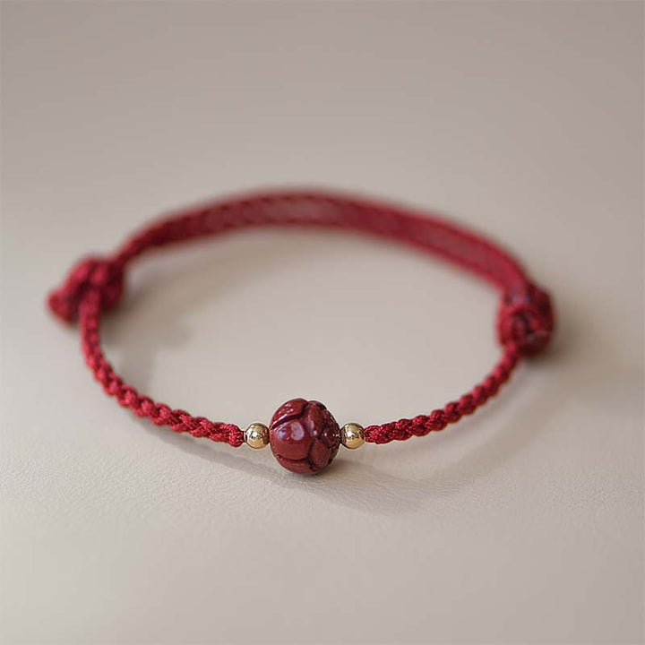 Pulsera de tejido de hilo rojo tranquilo con loto de jade y cinabrio de Buddha Stones