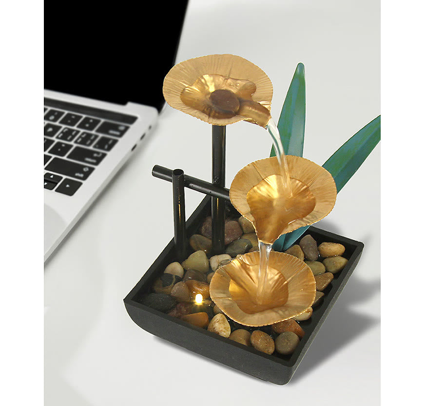 Adornos de loto de mesa de fuente de cascada de tres capas con decoración de escritorio de rocas de río