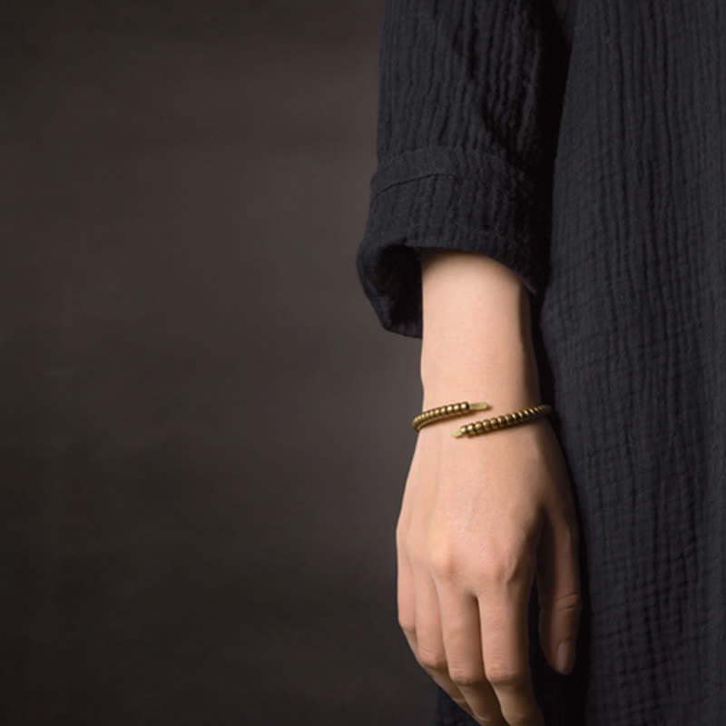 Pulsera ajustable con equilibrio de cobre y diseño vintage de Buddha Stones