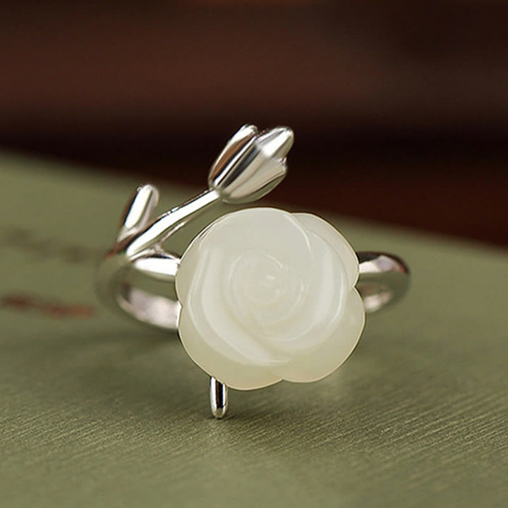 Anillo de felicidad de jade blanco hetiano con flor de rosa dorada chapada en plata de ley 925 con Buddha Stones