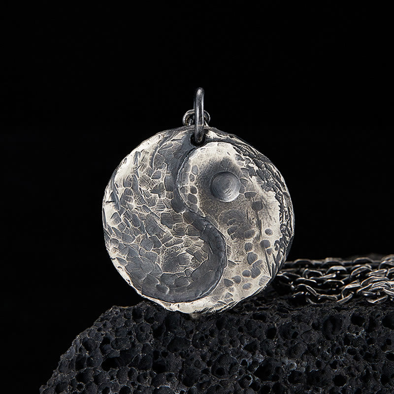 Collar con colgante de armonía con textura de martillo Yin Yang de plata de ley 990 con Buddha Stones - Plata de ley 990 - image 1