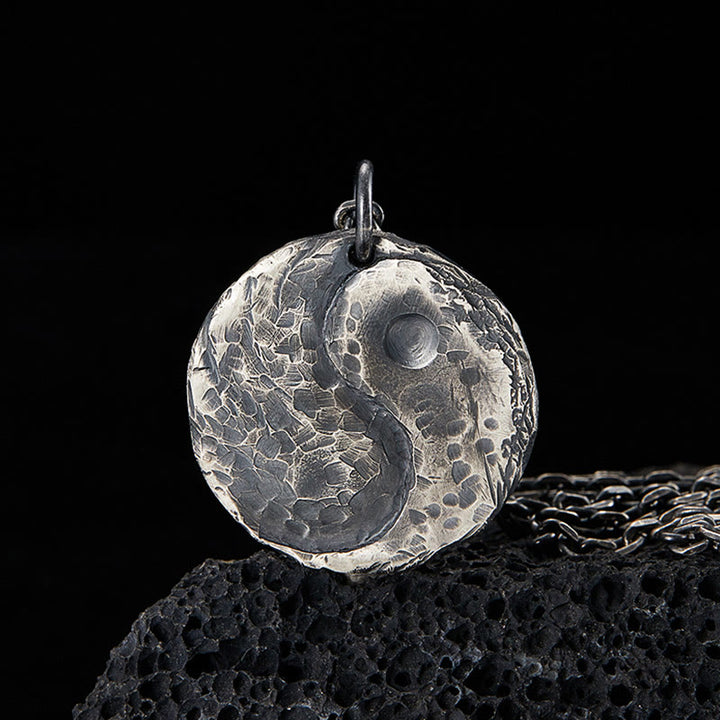 Collar con colgante de armonía con textura de martillo Yin Yang de plata de ley 990 con Buddha Stones - Plata de ley 990 - image 1