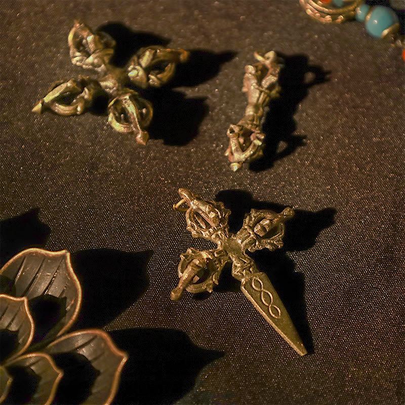 Buddha Stones hechas a mano en Nepal, doble Dorje, cobre, iluminación, fuerza Vajra