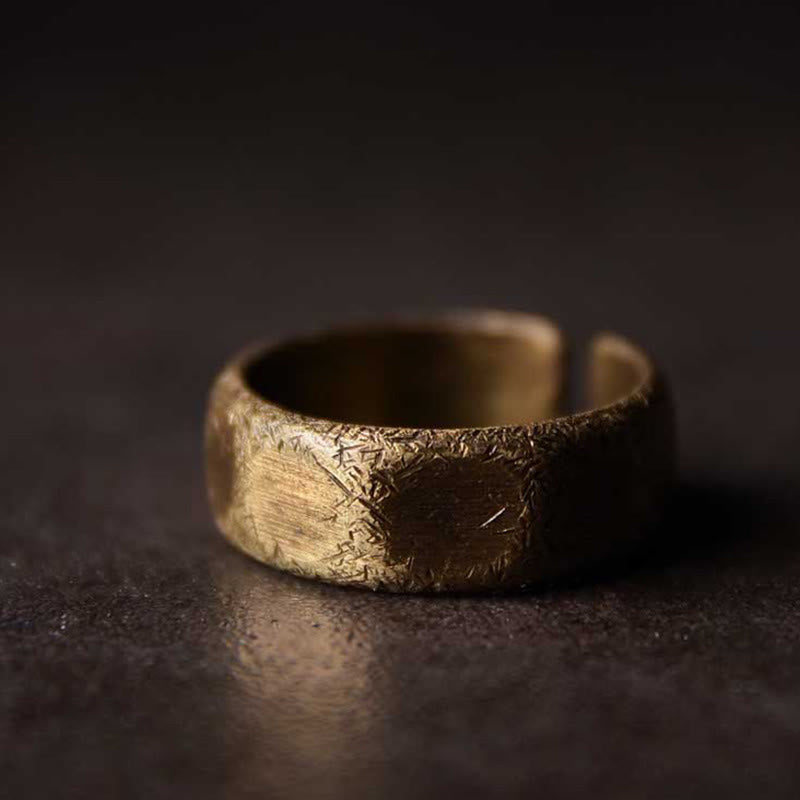 Anillo de riqueza esmerilado de latón y cobre de diseño simple tibetano