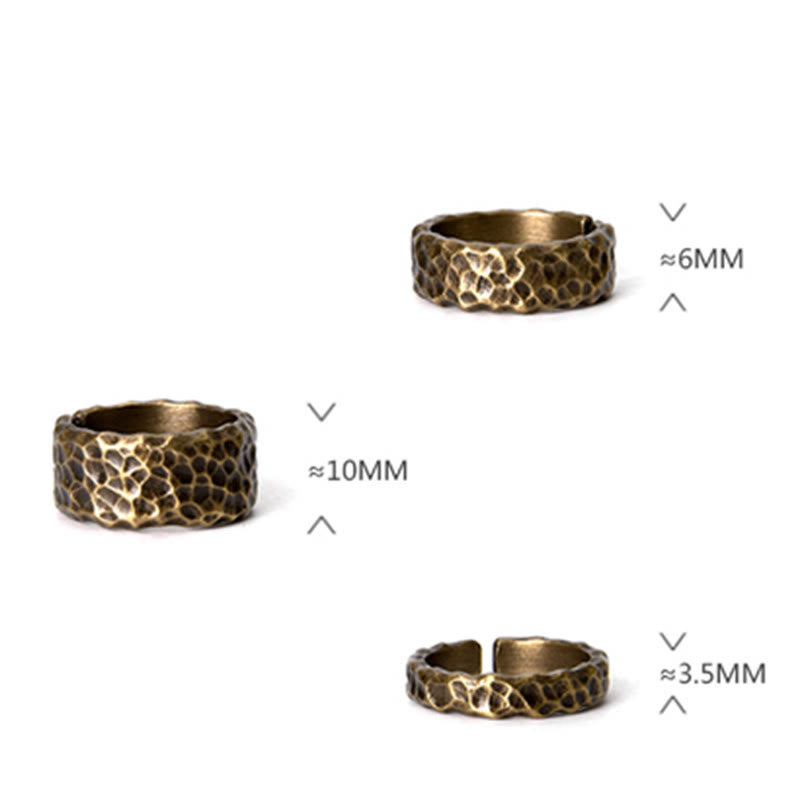 Anillo de la suerte de latón y cobre con diseño de textura tibetana