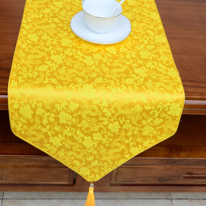 Camino de mesa Jacquard con borlas y símbolos propicios tibetanos con diseño de dragón Vajra y flores de altar de oración