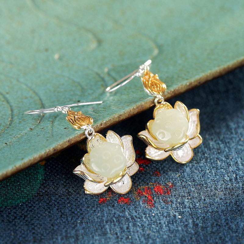 Pendientes colgantes de armonía con protección de jade blanco y Buddha Stones