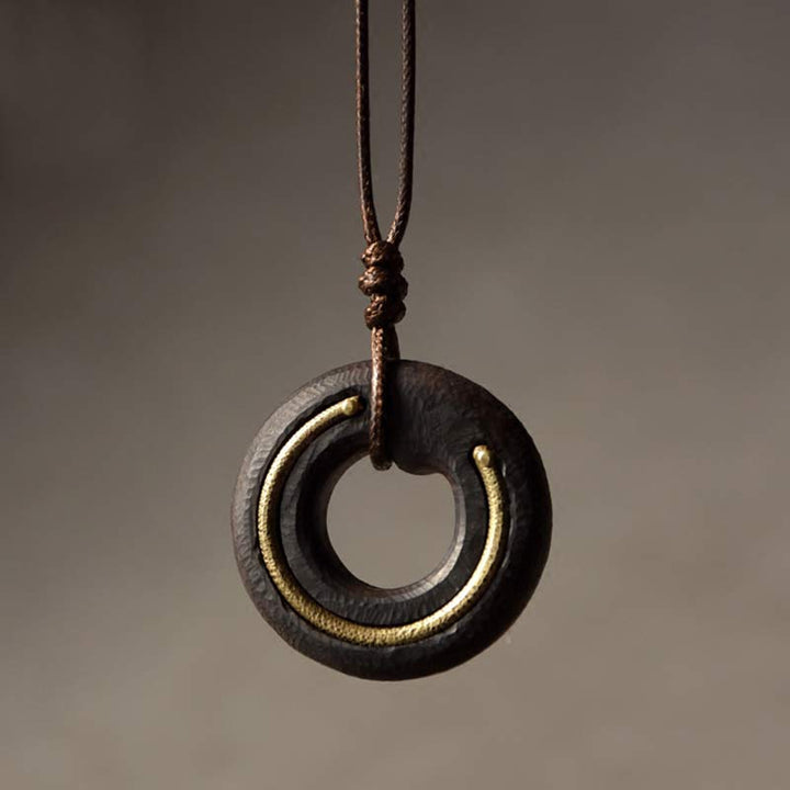 Collar con colgante de madera de ébano con círculo zen y Buddha Stones - Madera de ébano - image 1