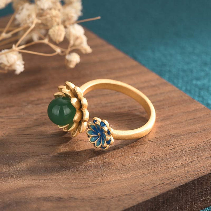Anillo ajustable con abundancia de jade y patrón de loto con Buddha Stones