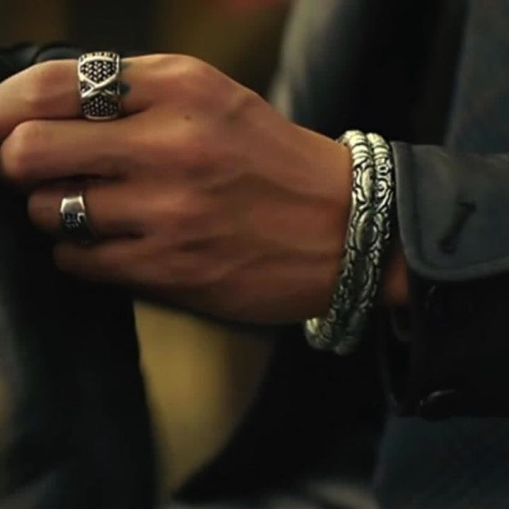 Brazalete de pulsera de la suerte tallada con cabeza de dragón