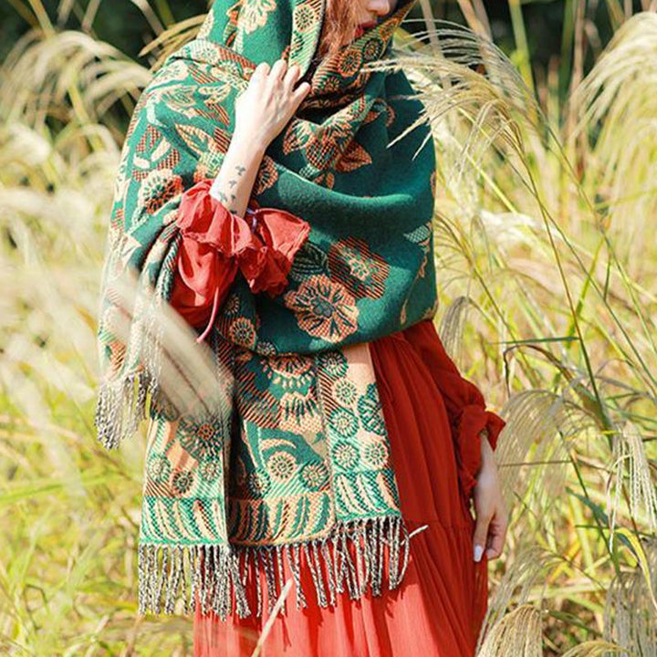 Bufanda de viaje acogedora con diseño de hojas florales y flores tibetanas de Buddha Stones