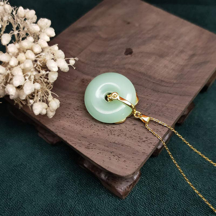 Collar con colgante de cadena con Buddha Stones, hoja de Jade redonda, bendición, fortuna