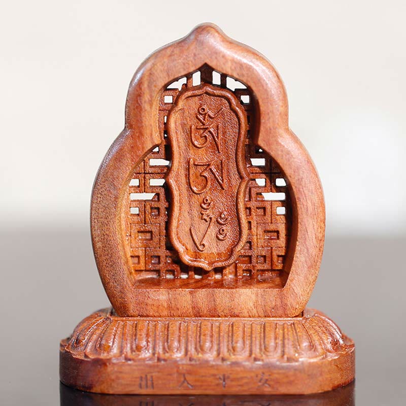 Estatua decorativa de madera grabada de Guru Rinpoche Buddha Padmasambhavan Serenity