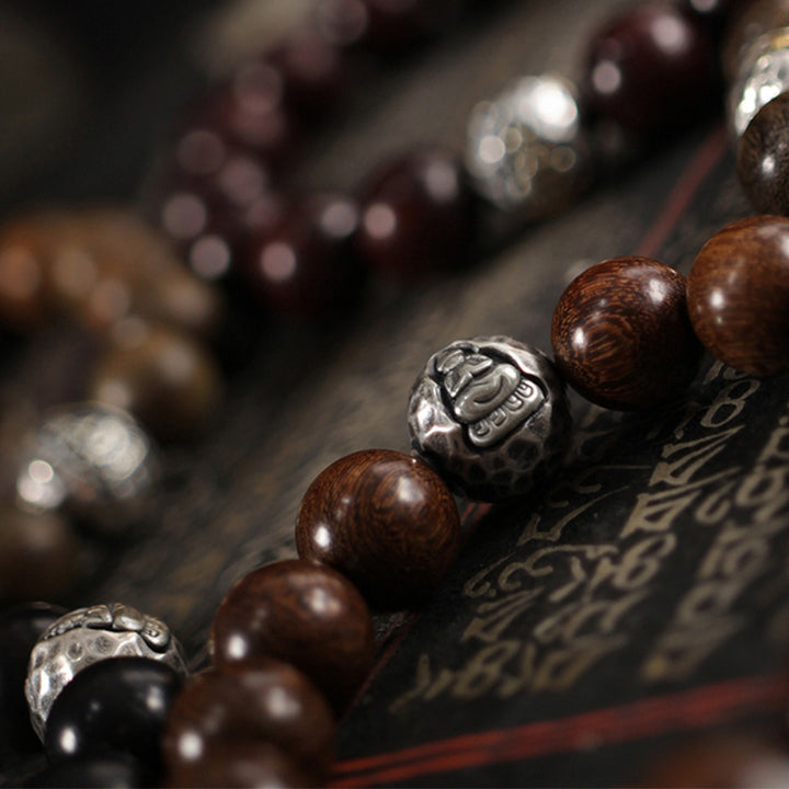 Pulsera de curación de Buda de sándalo rojo de hoja pequeña de sándalo verde de plata de ley 999 con Buddha Stones de Buda