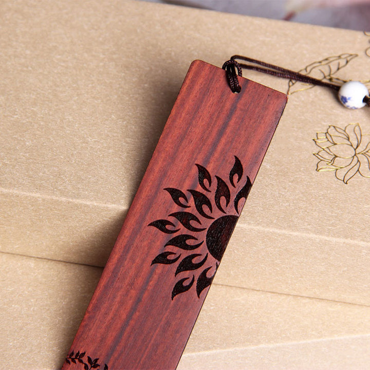 Marcadores de libros de sándalo rojo de hoja pequeña de madera de ébano con árbol solar y Buddha Stones con caja de regalo