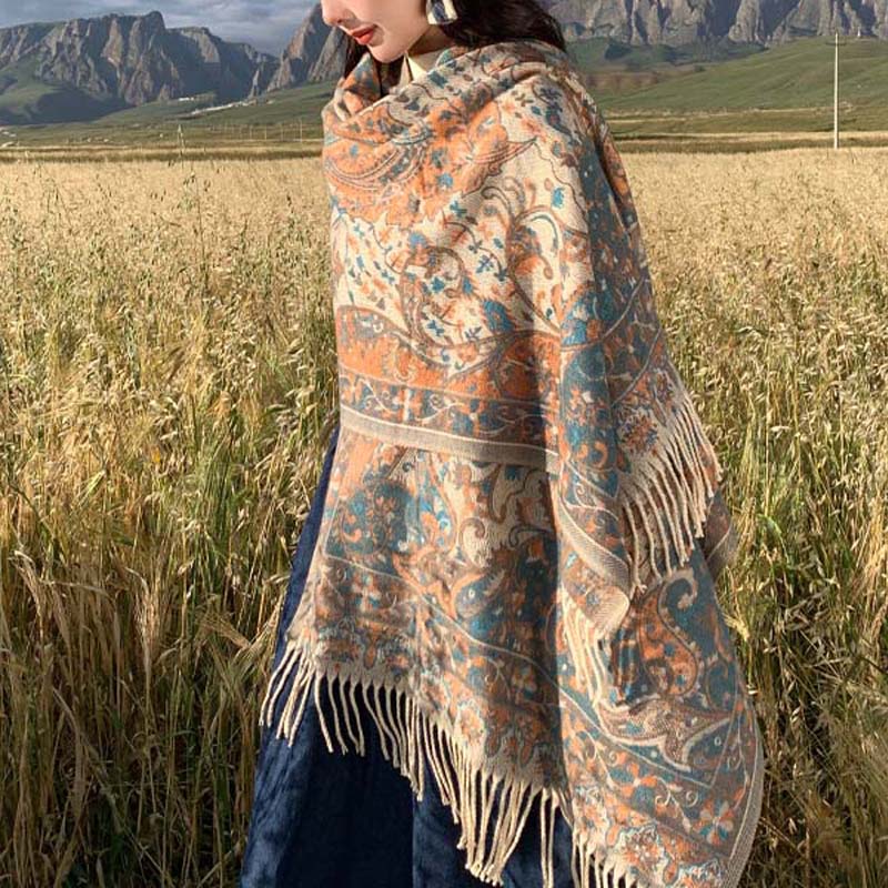 Bufanda de viaje acogedora con borlas y ramas de flores tibetanas de Buddha Stones - image 4