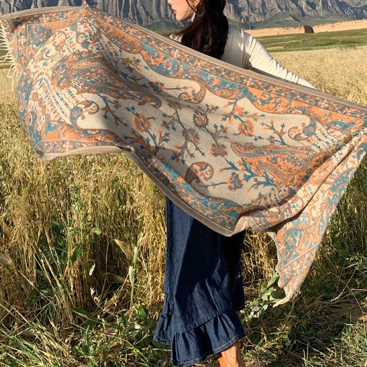 Bufanda de viaje acogedora con borlas y ramas de flores tibetanas de Buddha Stones - image 2