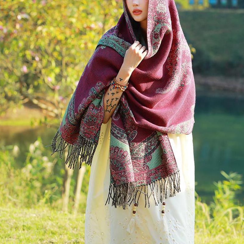 Bufanda de viaje acogedora con diseño de hojas de vid tibetanas de Buddha Stones - image 15