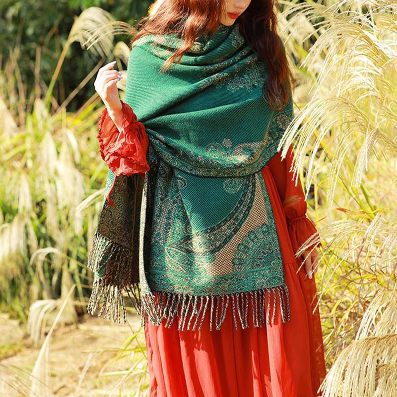 Bufanda de viaje acogedora con diseño de hojas de vid tibetanas de Buddha Stones - image 32