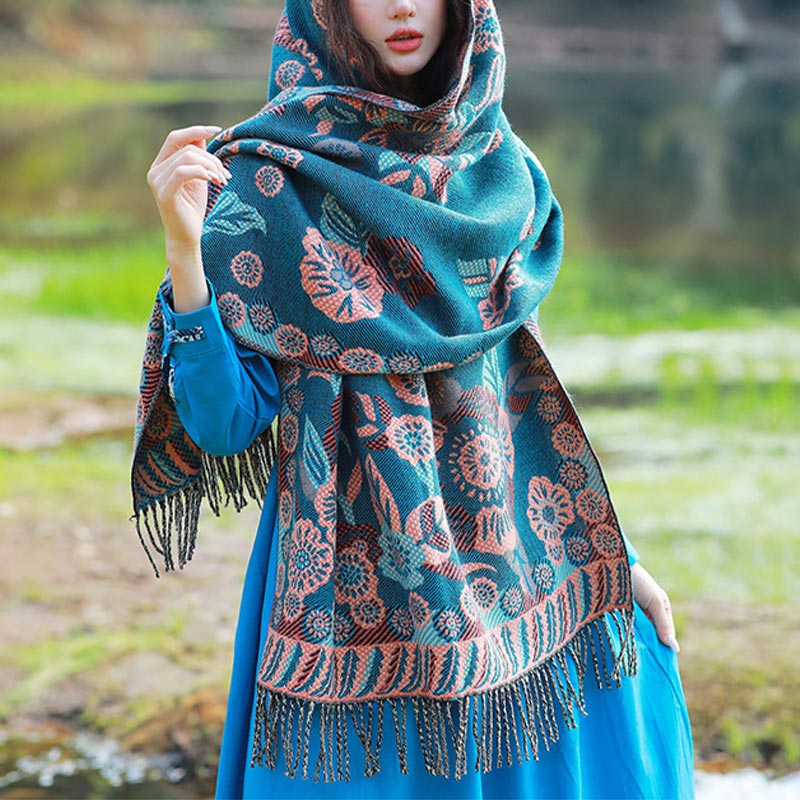 Bufanda de viaje acogedora con diseño de hojas florales y flores tibetanas de Buddha Stones - image 1