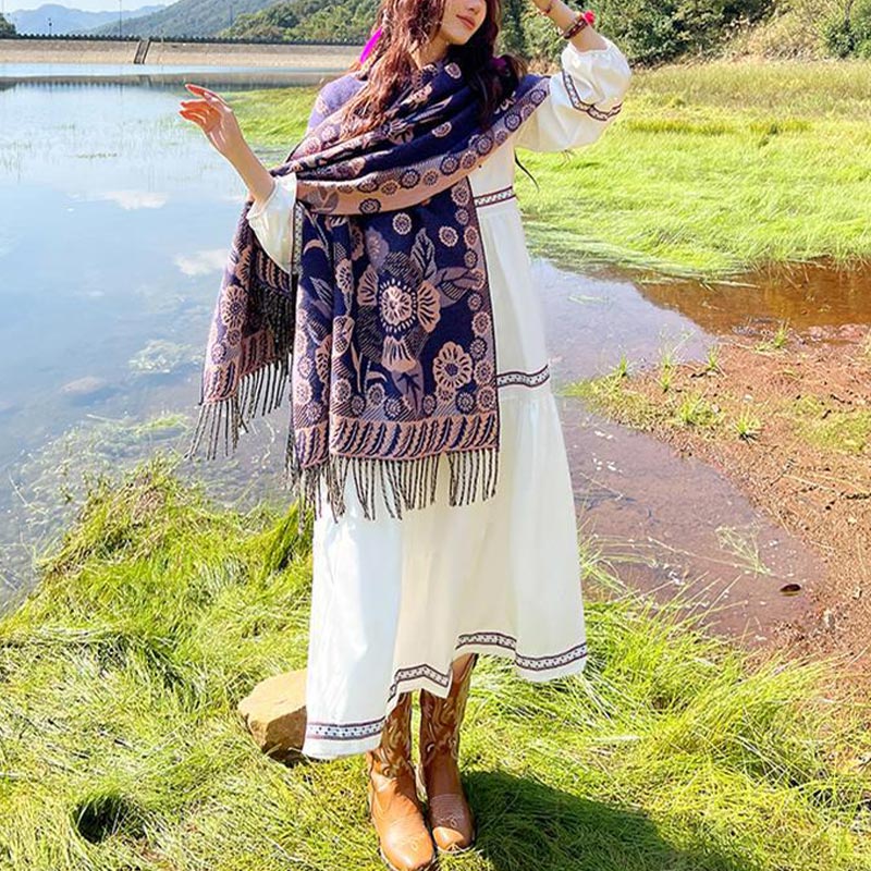 Bufanda de viaje acogedora con diseño de hojas florales y flores tibetanas de Buddha Stones - image 37