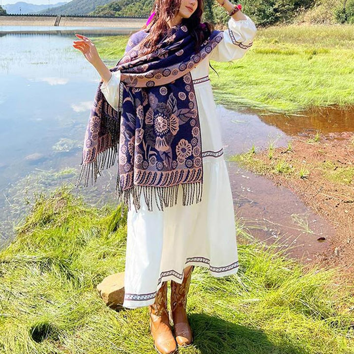 Bufanda de viaje acogedora con diseño de hojas florales y flores tibetanas de Buddha Stones - image 37