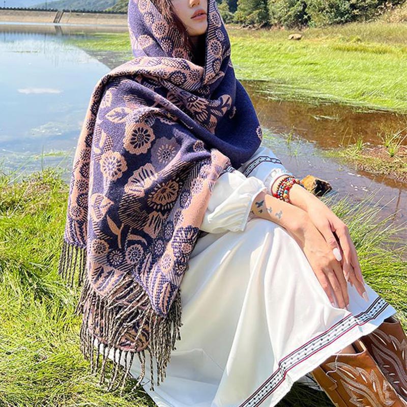 Bufanda de viaje acogedora con diseño de hojas florales y flores tibetanas de Buddha Stones - image 39