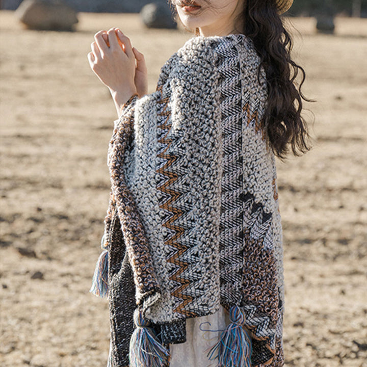 Mantón tibetano de piedras de Buddha Stones, bufanda de viaje acogedora para invierno con borlas de punto a rayas grises y marrones - image 3