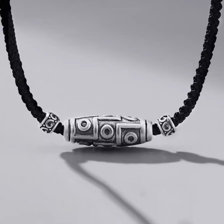 Collar con colgante de cuerda de protección con diseño de cuentas Dzi de nueve ojos de plata de ley 999 con Buddha Stones - Plata de ley 999 y cuerda - image 0