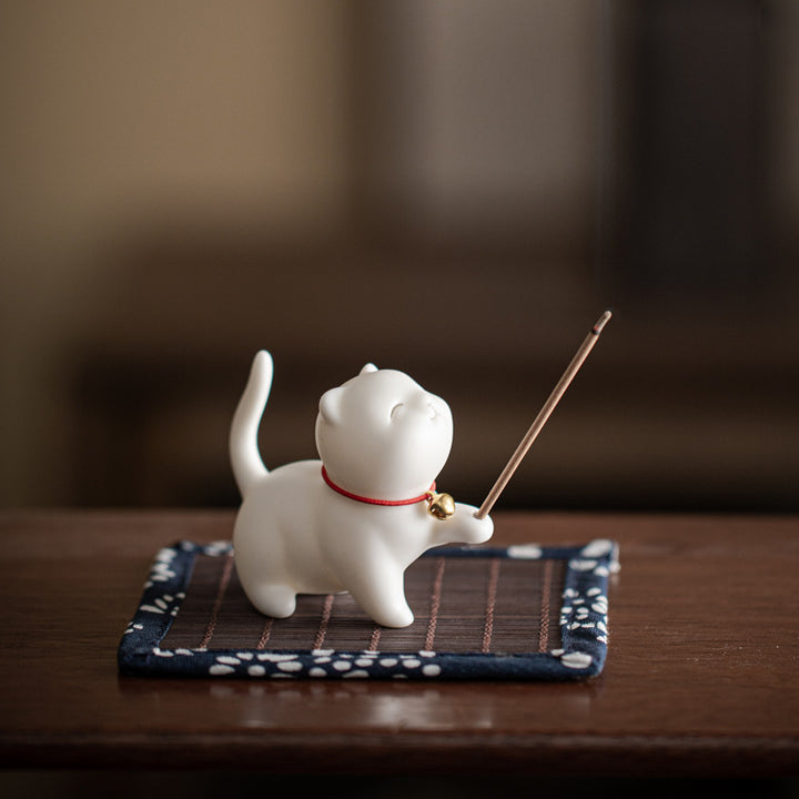Mini gato de la suerte, Buddha Stones, gatito, té, mascota, cerámica, decoración de escritorio para el hogar con estera de Bambú - Gatito blanco 6,2 cm x 3,2 cm x 5,6 cm - image 0