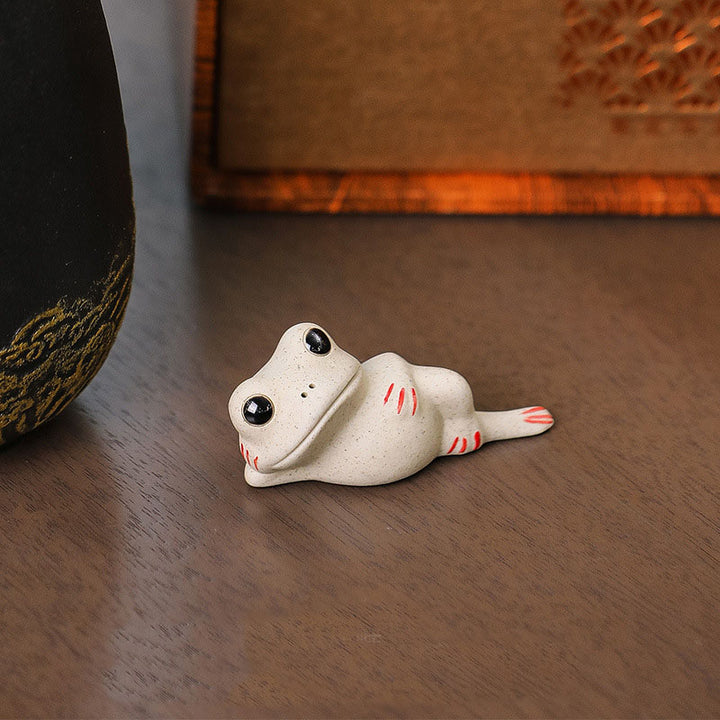 Buddha Stones Mini pequeña rana rezando cerámica riqueza prosperidad hogar té mascota estatuilla decoración - Ranita en reposo 6,5 x 2,2 x 3,2 cm - image 2
